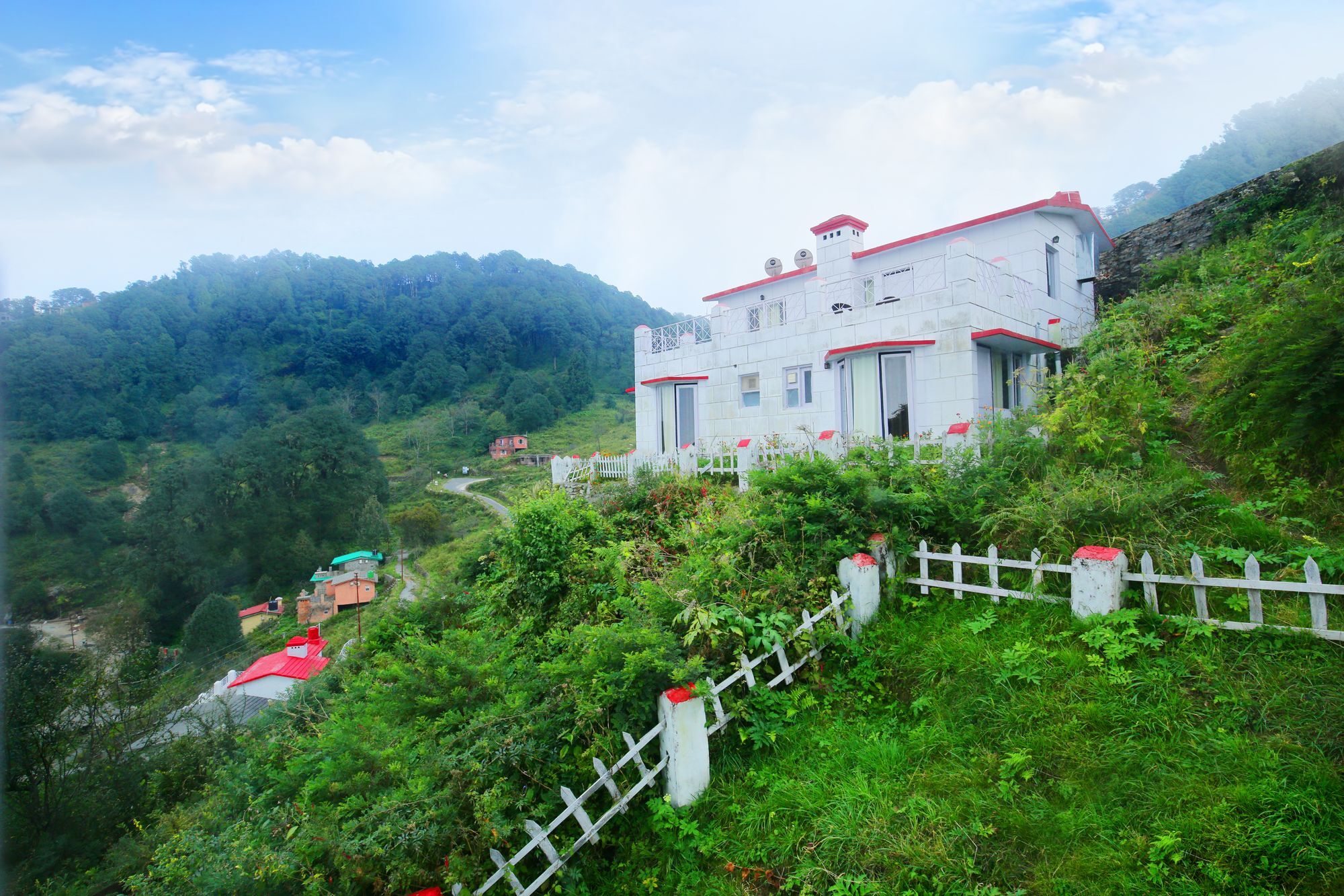 The Swiss Village Resort Naini Tāl Exterior foto